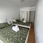 Casa La Familia